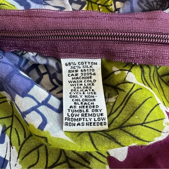 We Love Vera Silk Cotton Blend Floral Hydrangea Puckered Scalloped Hem Blouse - Picture 10 of 11